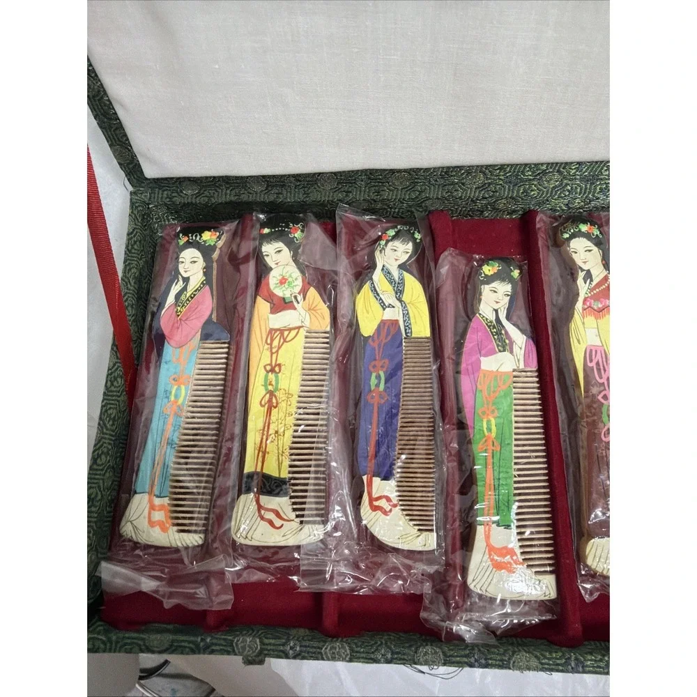12 Vintage Gong Shu Ming Bi Combs Chiness Princesses China Wooden Combs + Case